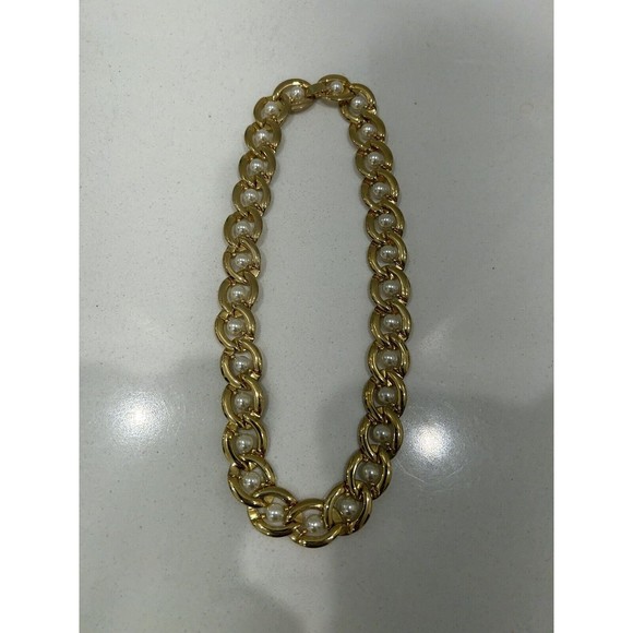 VINTAGE GOLD TONE AND PEARL NECKLACE - Picture 1 of 6